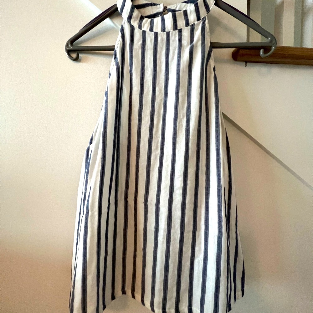 Linen top, white/blue, size medium